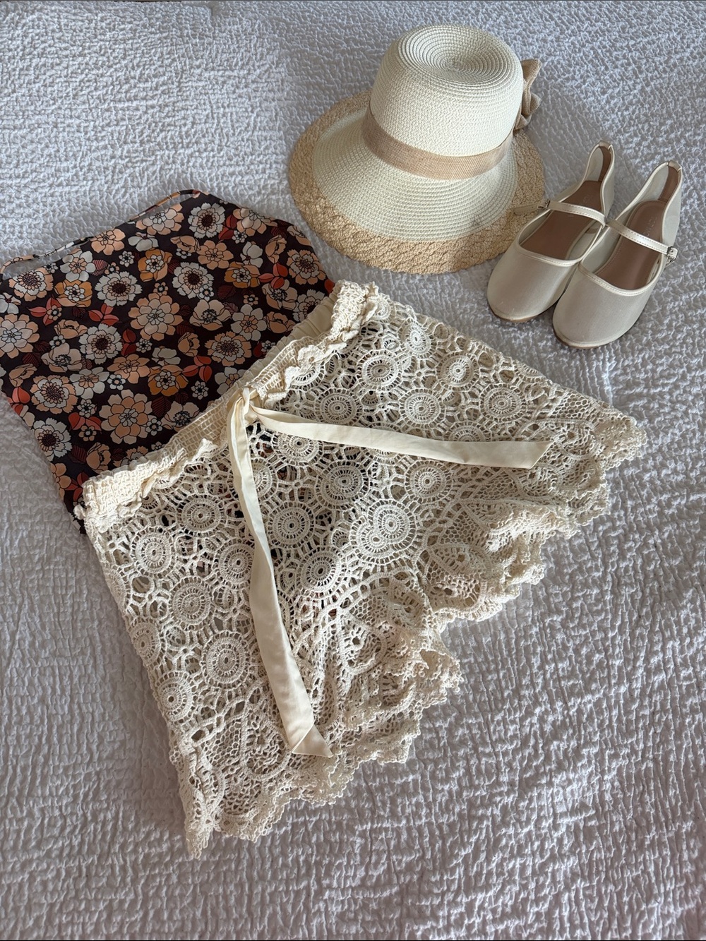 Cynthia Rowley Cream Crochet Lace Shorts with Waist Bow